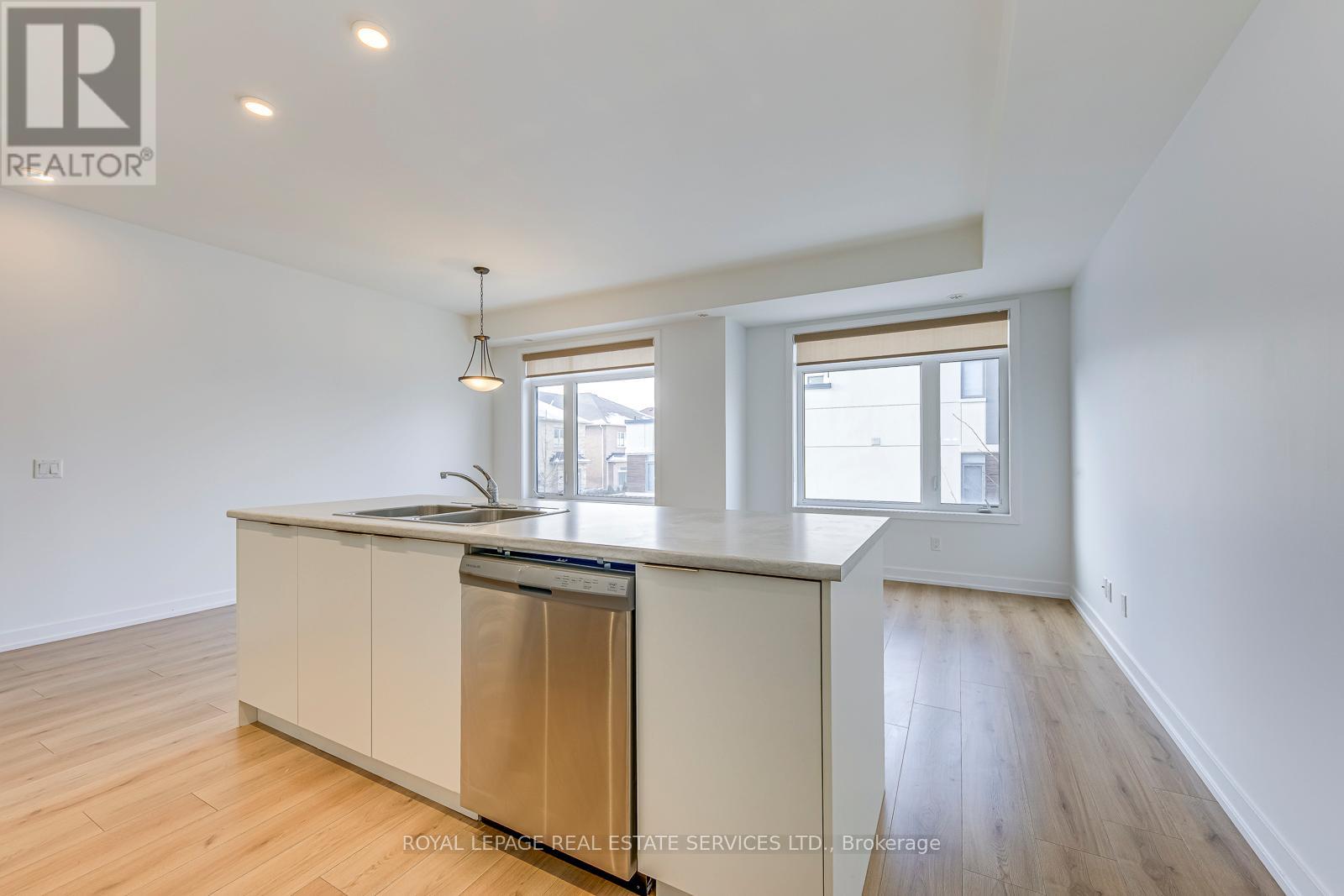 347 - 3066 Sixth Line, Oakville, Ontario L6M 1P8 - Photo 5 - W12608152