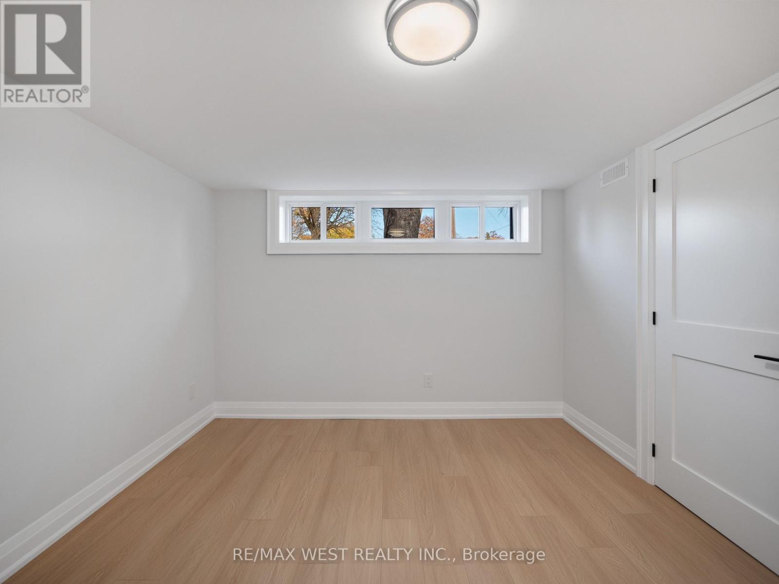 24 Appledale Road, Toronto, Ontario M9B 5G4 - Photo 26 - W12608156