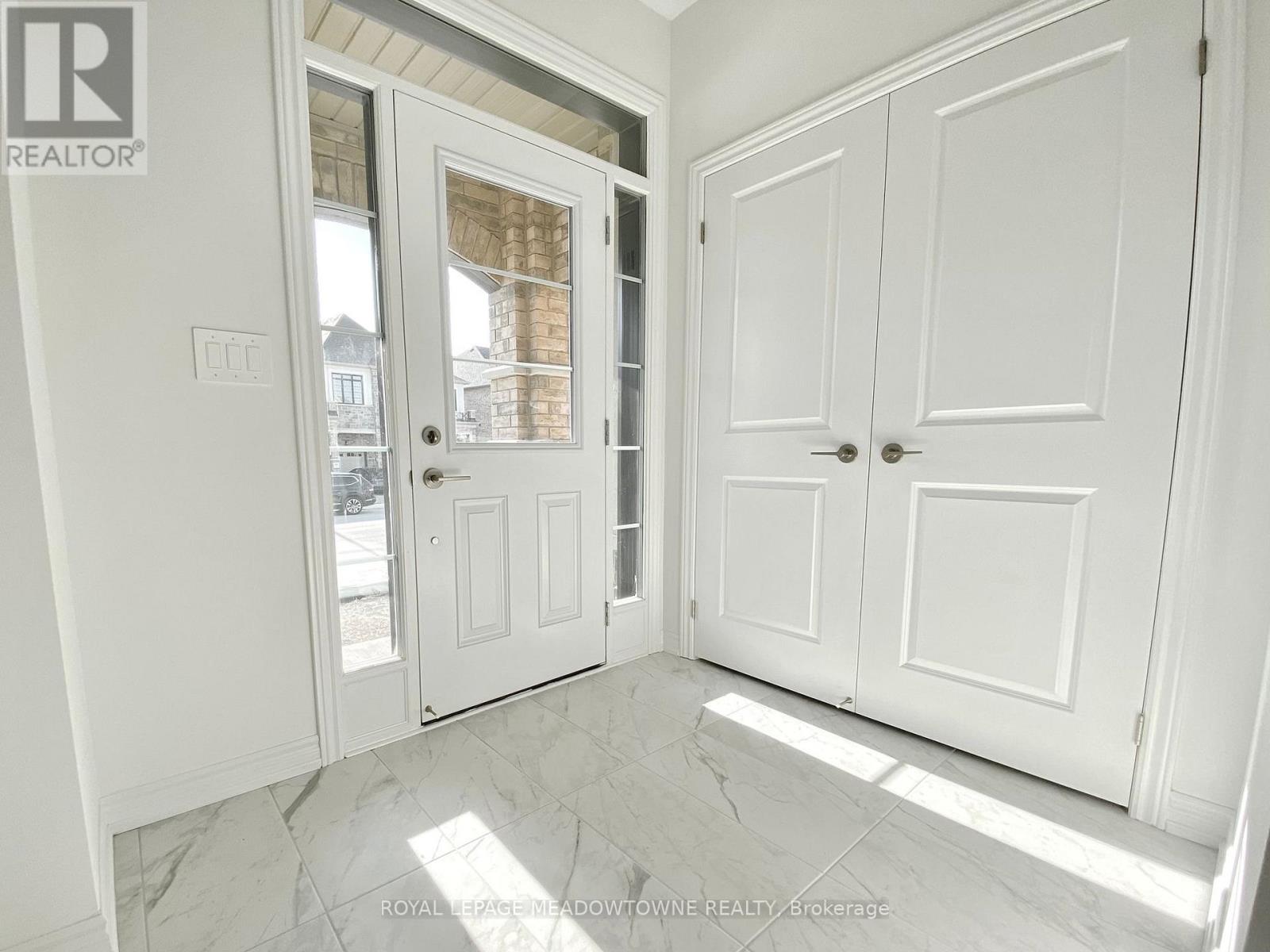 1461 Savoline Boulevard, Milton, Ontario  L9E 2G5 - Photo 3 - W12410202