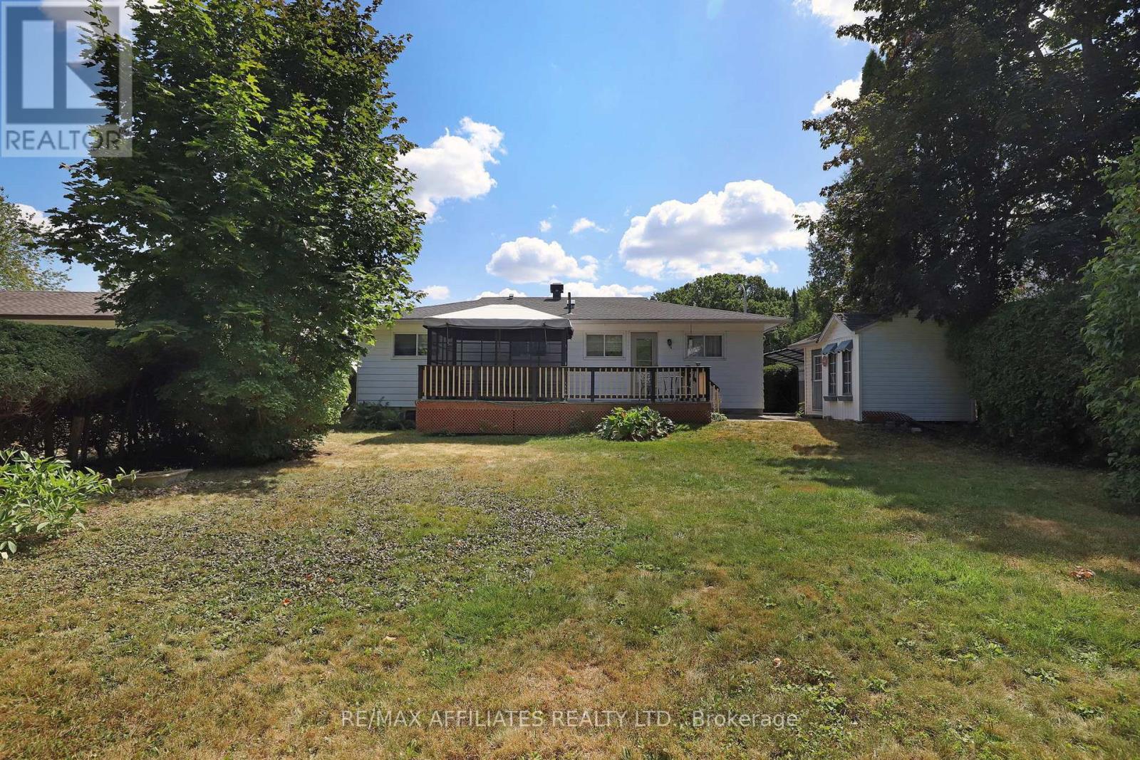 17 Canfield Road, Ottawa, Ontario  K2H 5S7 - Photo 5 - X12436501