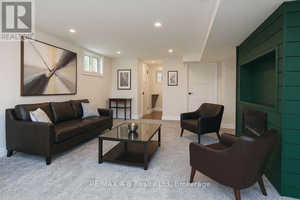 149 Norfolk Street, Stratford, Ontario N5A 3Y7 - Photo 4 - X12504666