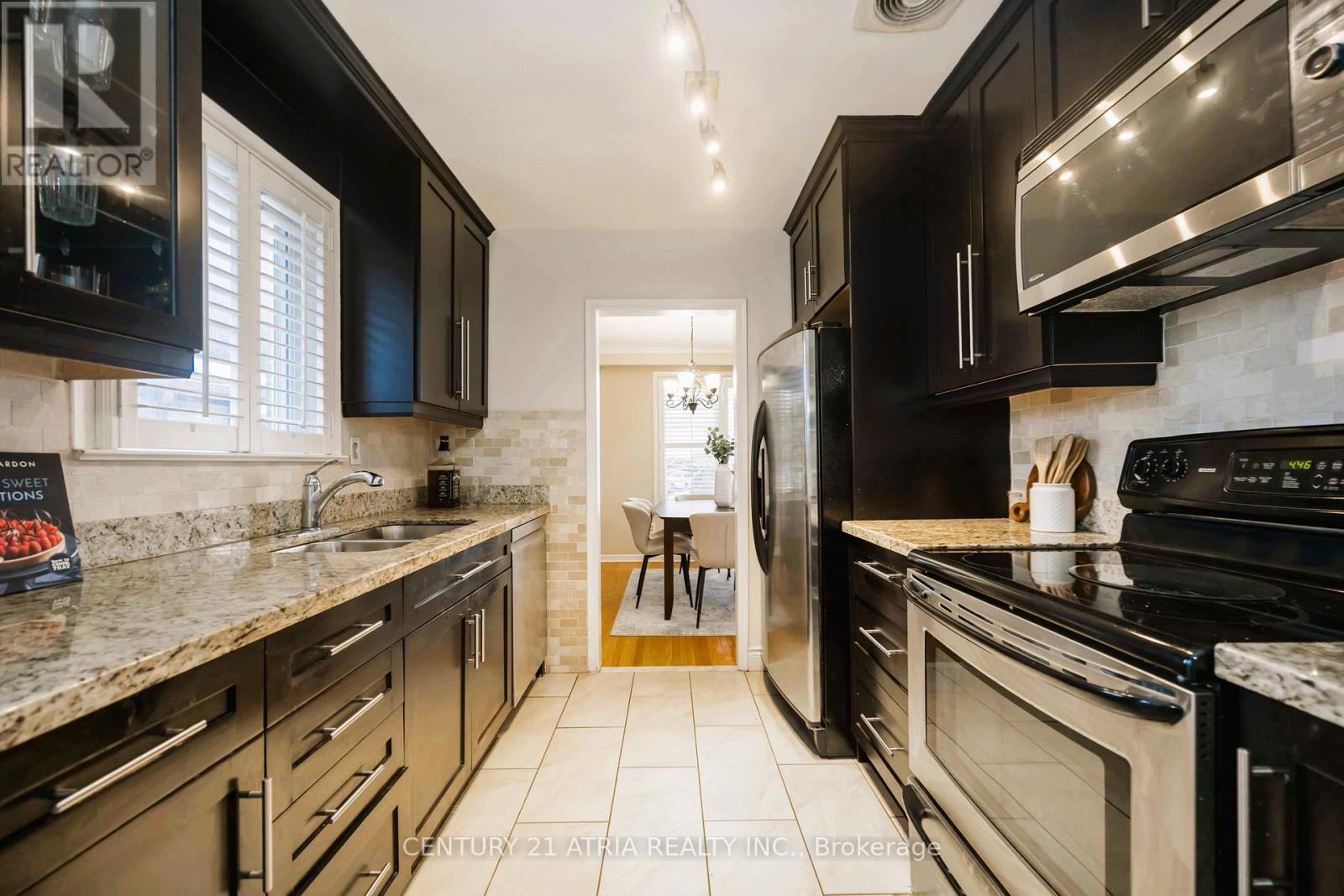 39 Amberdale Drive, Toronto, Ontario  M1P 4B9 - Photo 17 - E12606406