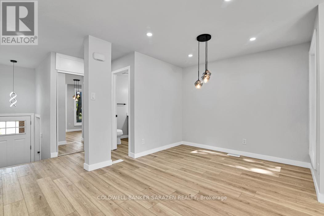 54 Greenboro Crescent, Ottawa, Ontario K1T 1W5 - Photo 12 - X12590818