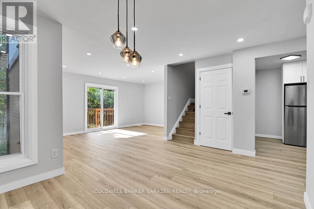 54 Greenboro Crescent, Ottawa, Ontario K1T 1W5 - Photo 14 - X12590818