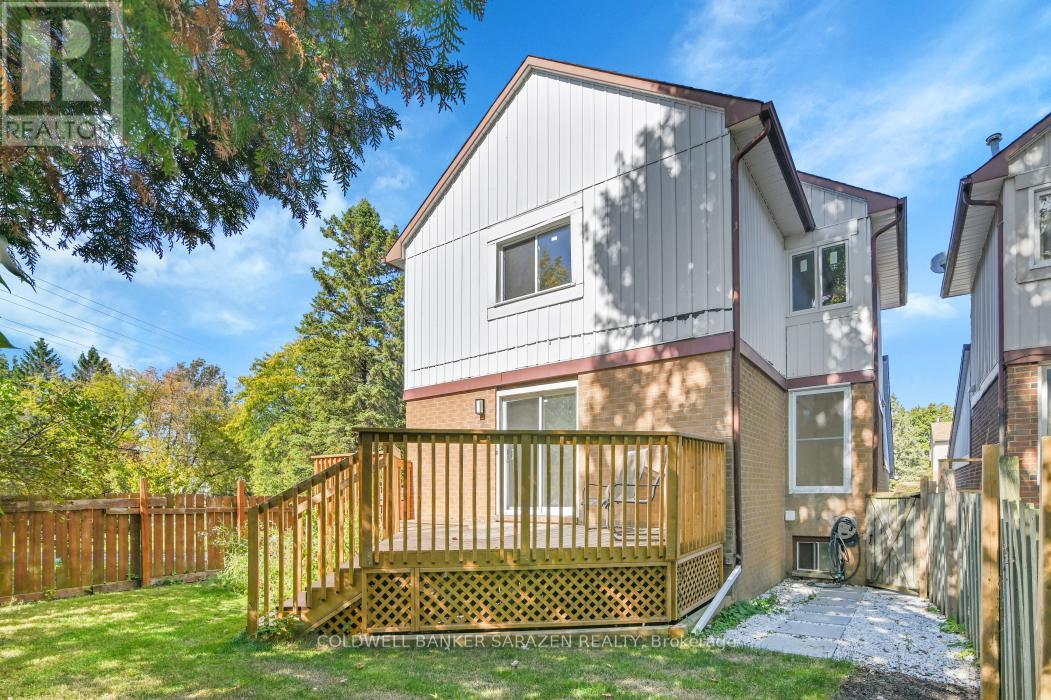 54 Greenboro Crescent, Ottawa, Ontario K1T 1W5 - Photo 3 - X12590818