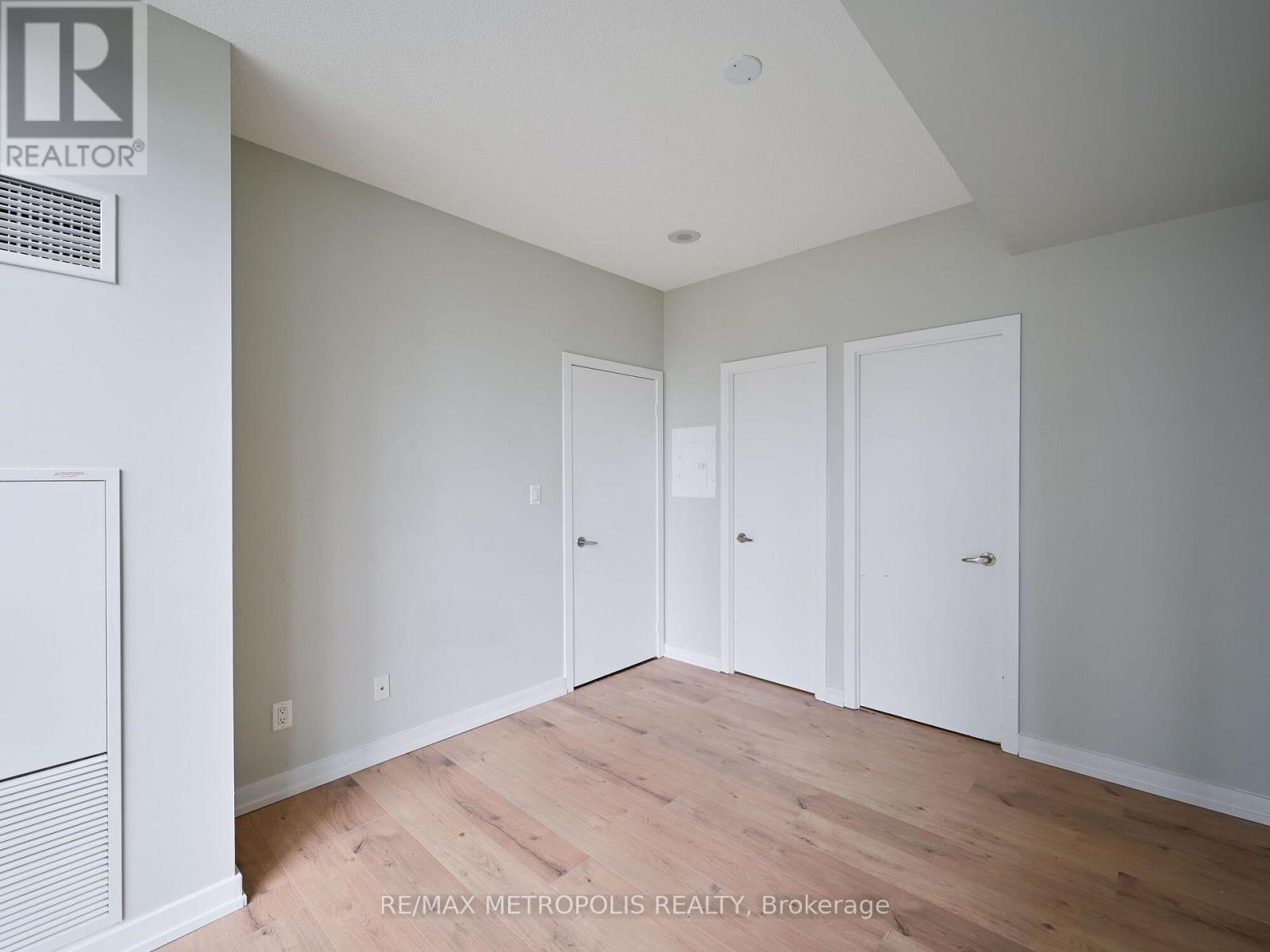 1004 - 4070 Confederation Parkway, Mississauga, Ontario  L5B 0E9 - Photo 21 - W12608166