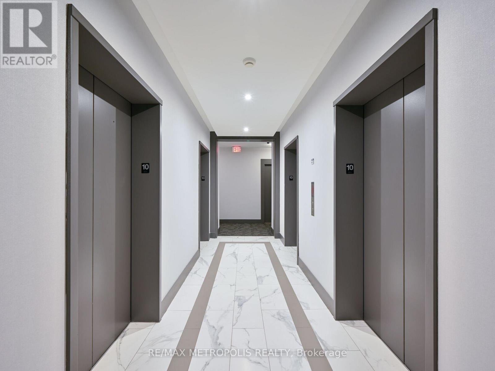 1004 - 4070 Confederation Parkway, Mississauga, Ontario  L5B 0E9 - Photo 6 - W12608166