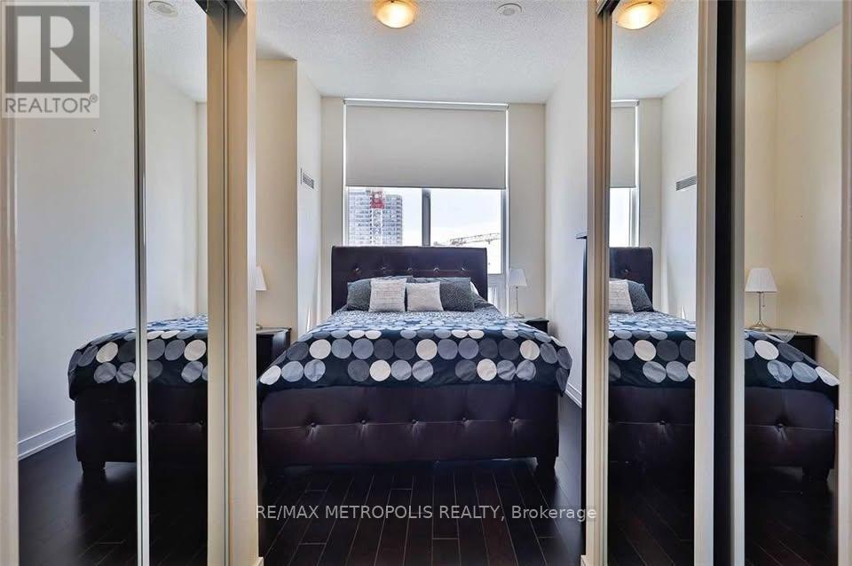 215 - 4011 Brickstone Mews, Mississauga, Ontario  L5B 0G3 - Photo 17 - W12608178