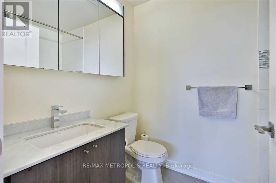 215 - 4011 Brickstone Mews, Mississauga, Ontario  L5B 0G3 - Photo 3 - W12608178