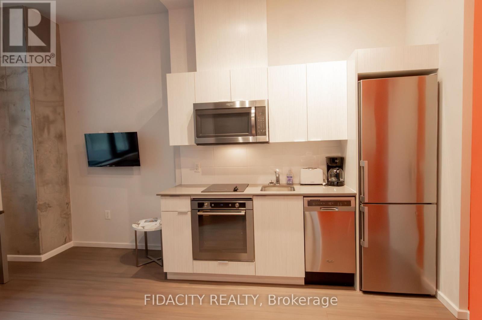 216 - 105 Champagne Avenue S, Ottawa, Ontario K1S 5E5 - Photo 3 - X12608232