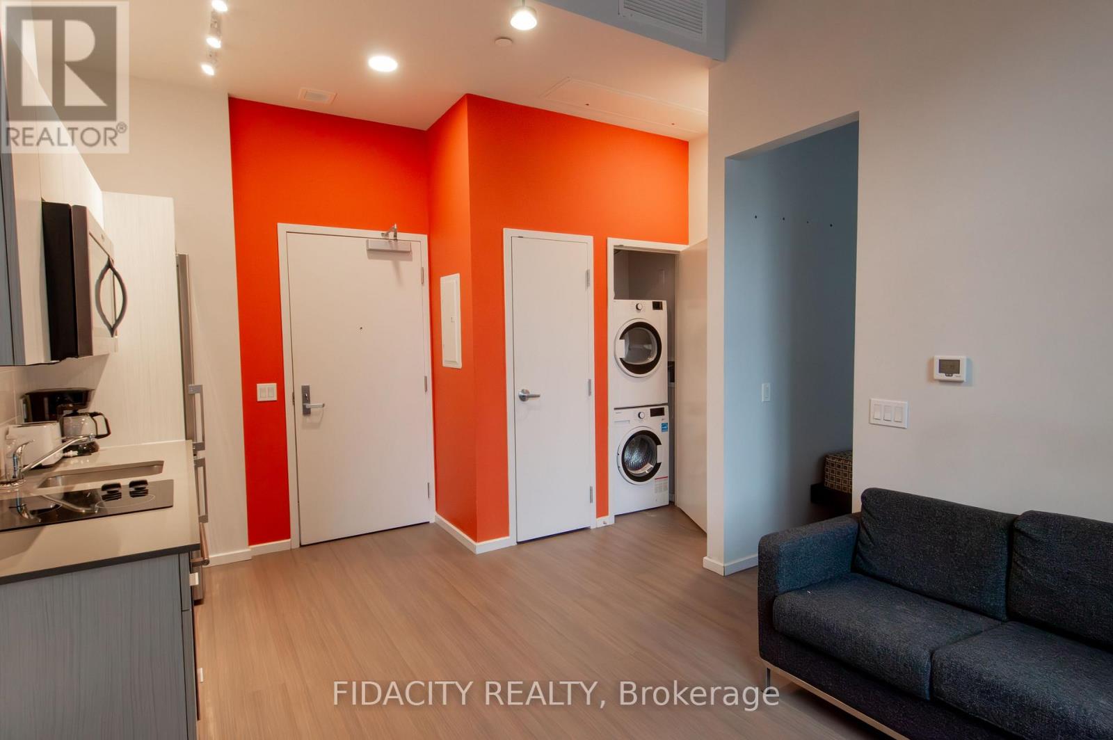 216 - 105 Champagne Avenue S, Ottawa, Ontario K1S 5E5 - Photo 6 - X12608232