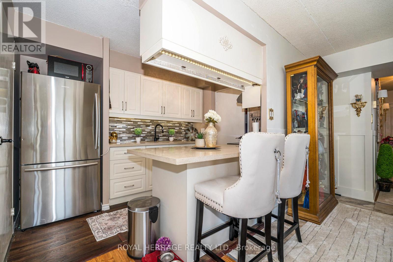 101 - 1535 Diefenbaker Court, Pickering, Ontario  L1V 3W2 - Photo 5 - E12451194