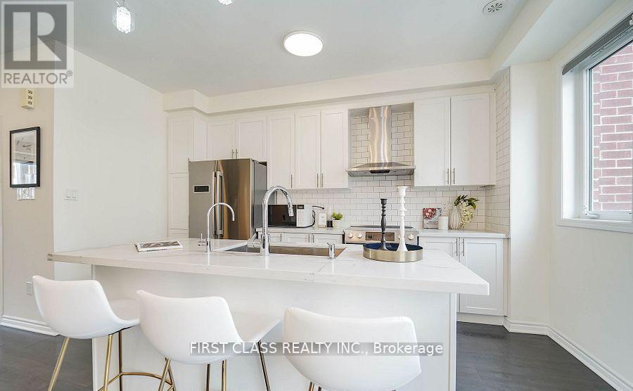 30 George Patton Avenue, Markham (Cornell), Ontario  L6B 1M7 - Photo 8 - N12608190