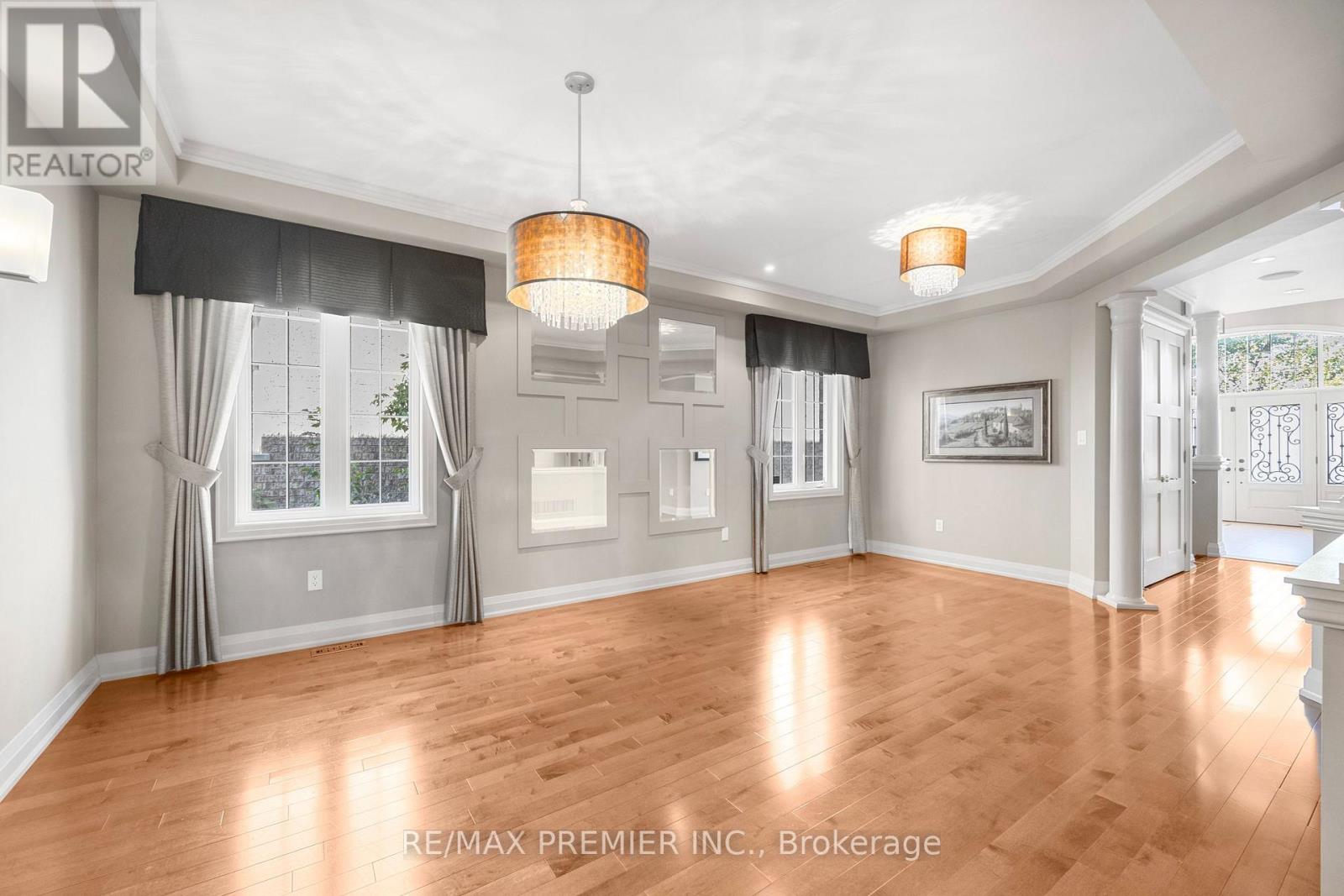 76 Orleans Circle, Vaughan, Ontario  L4H 0V3 - Photo 11 - N12444279