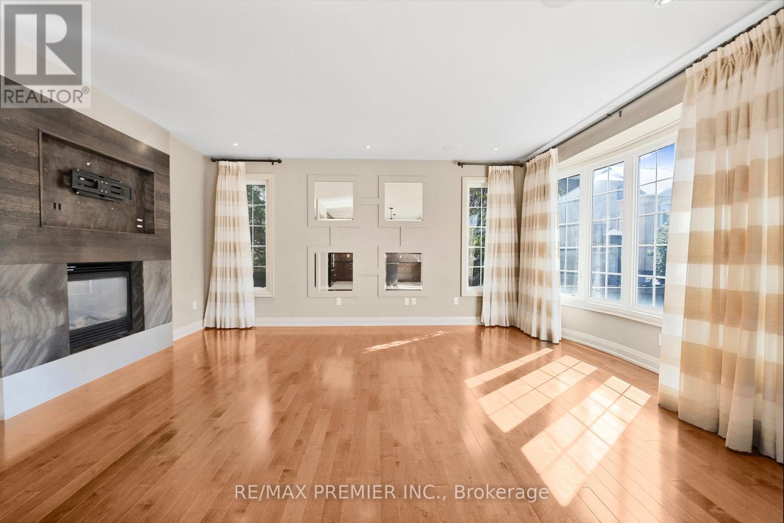 76 Orleans Circle, Vaughan, Ontario  L4H 0V3 - Photo 13 - N12444279