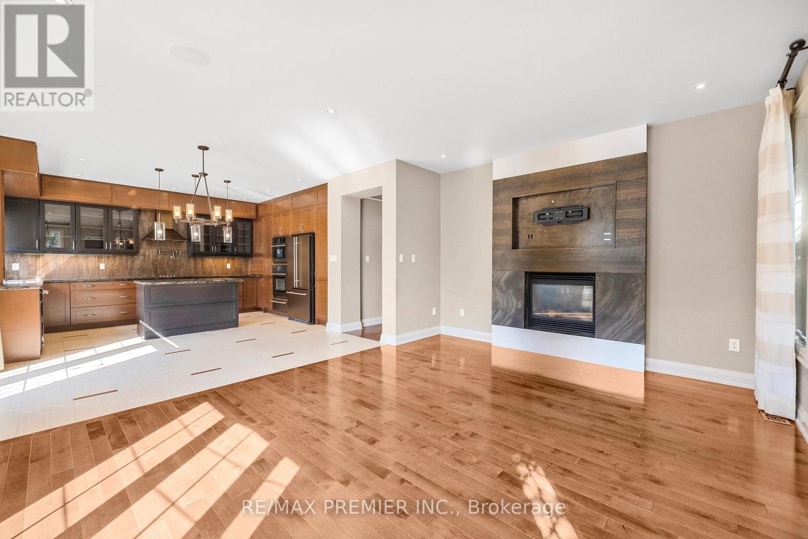 76 Orleans Circle, Vaughan, Ontario  L4H 0V3 - Photo 14 - N12444279