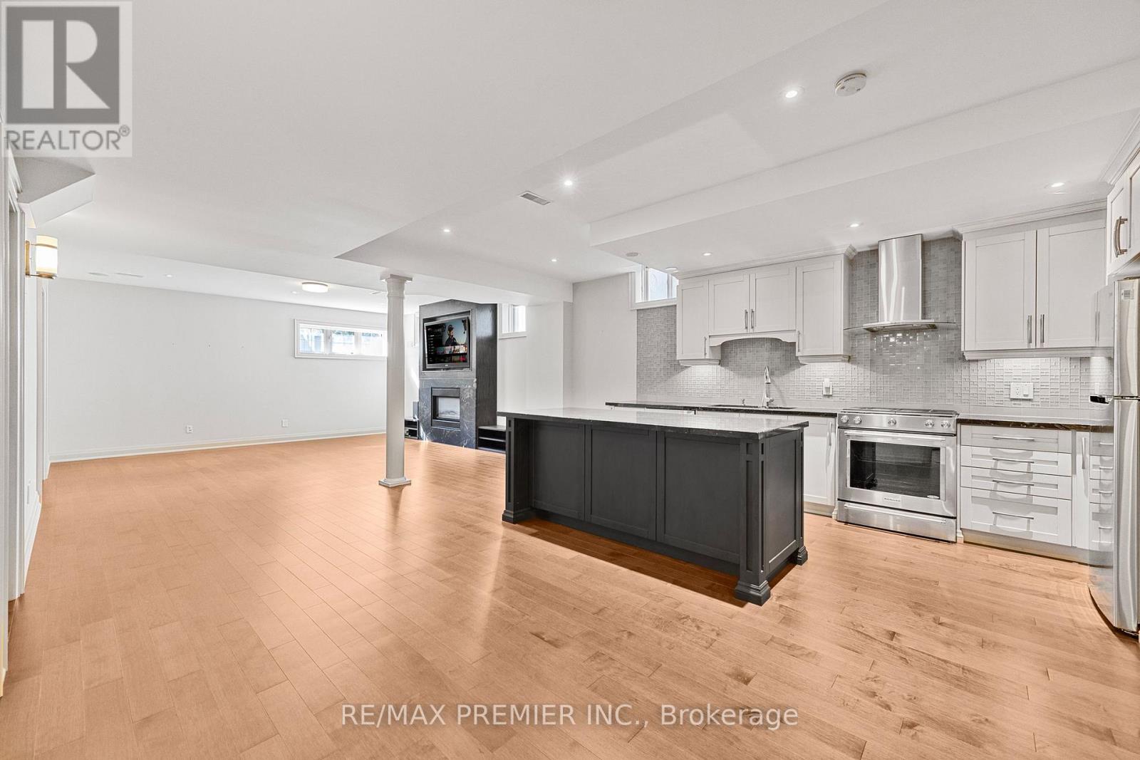 76 Orleans Circle, Vaughan, Ontario  L4H 0V3 - Photo 36 - N12444279