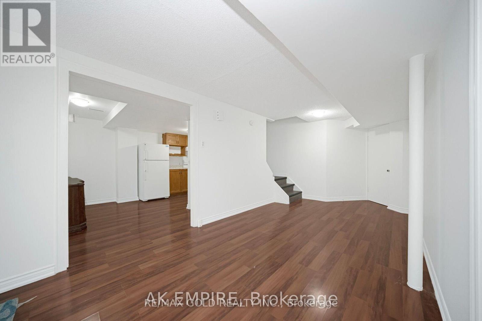 92 Whitehaven Drive, Brampton, Ontario  L6Z 2R8 - Photo 12 - W12607846