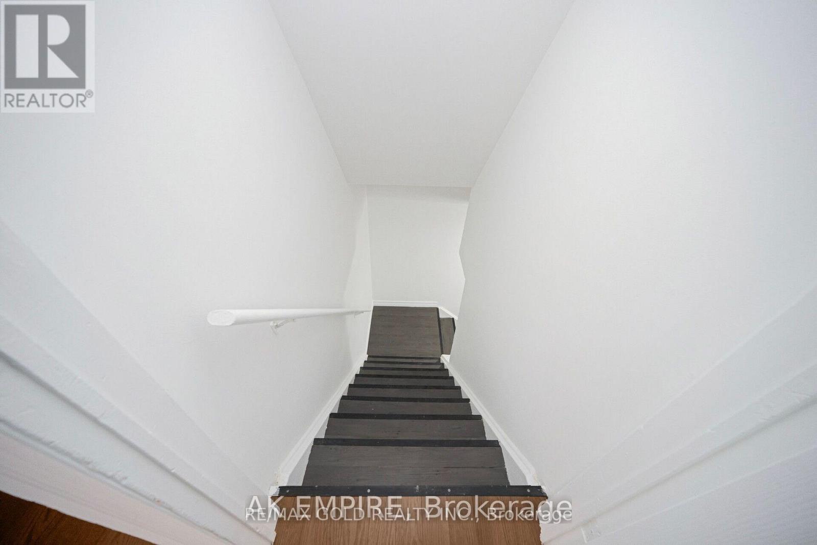 92 Whitehaven Drive, Brampton, Ontario  L6Z 2R8 - Photo 15 - W12607846