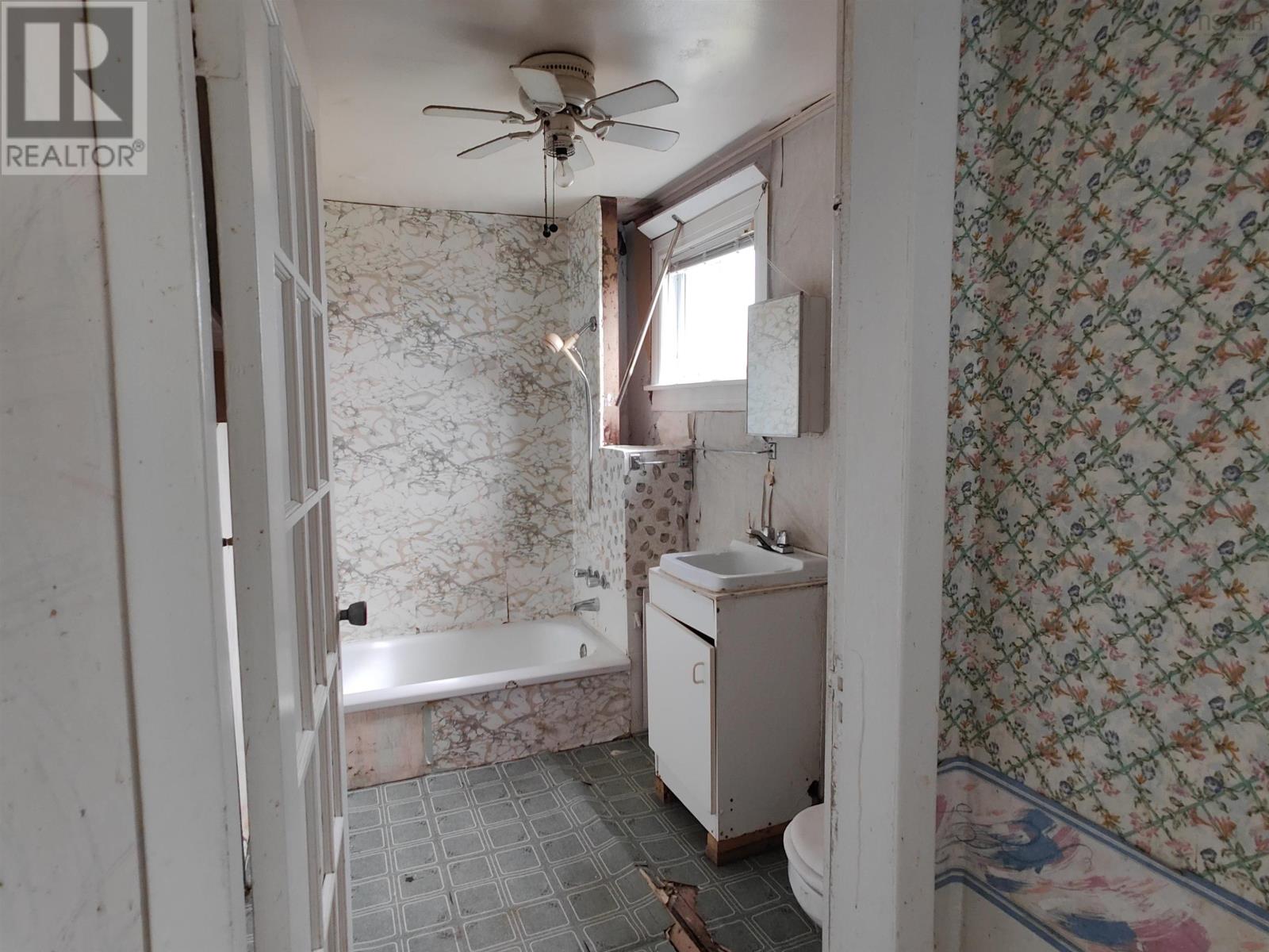 119 South Street, Donkin, Nova Scotia B1A 6T6 - Photo 11 - 202524652