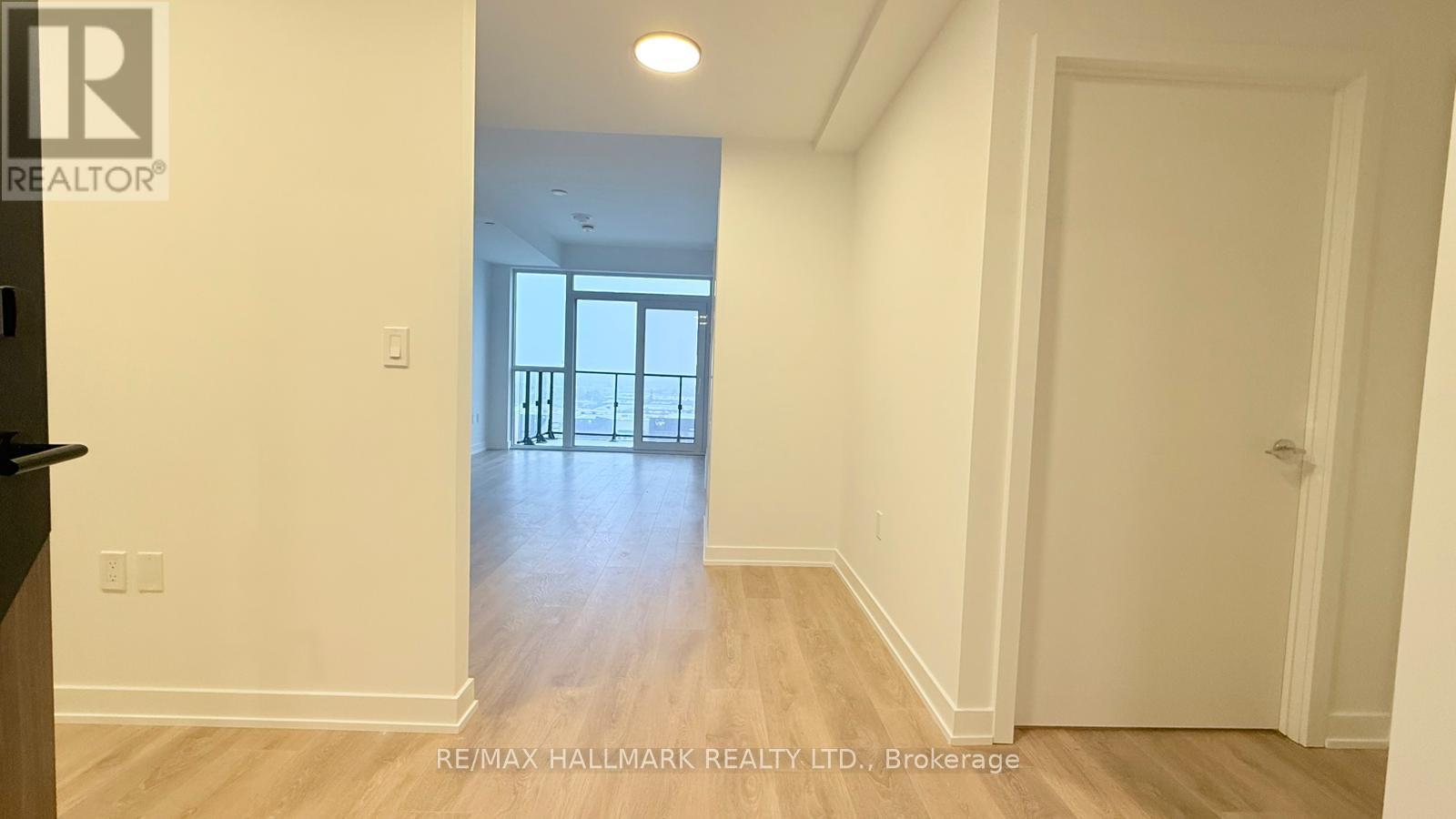 807 - 1037 The Queensway, Toronto, Ontario  M8Z 0H5 - Photo 2 - W12608182