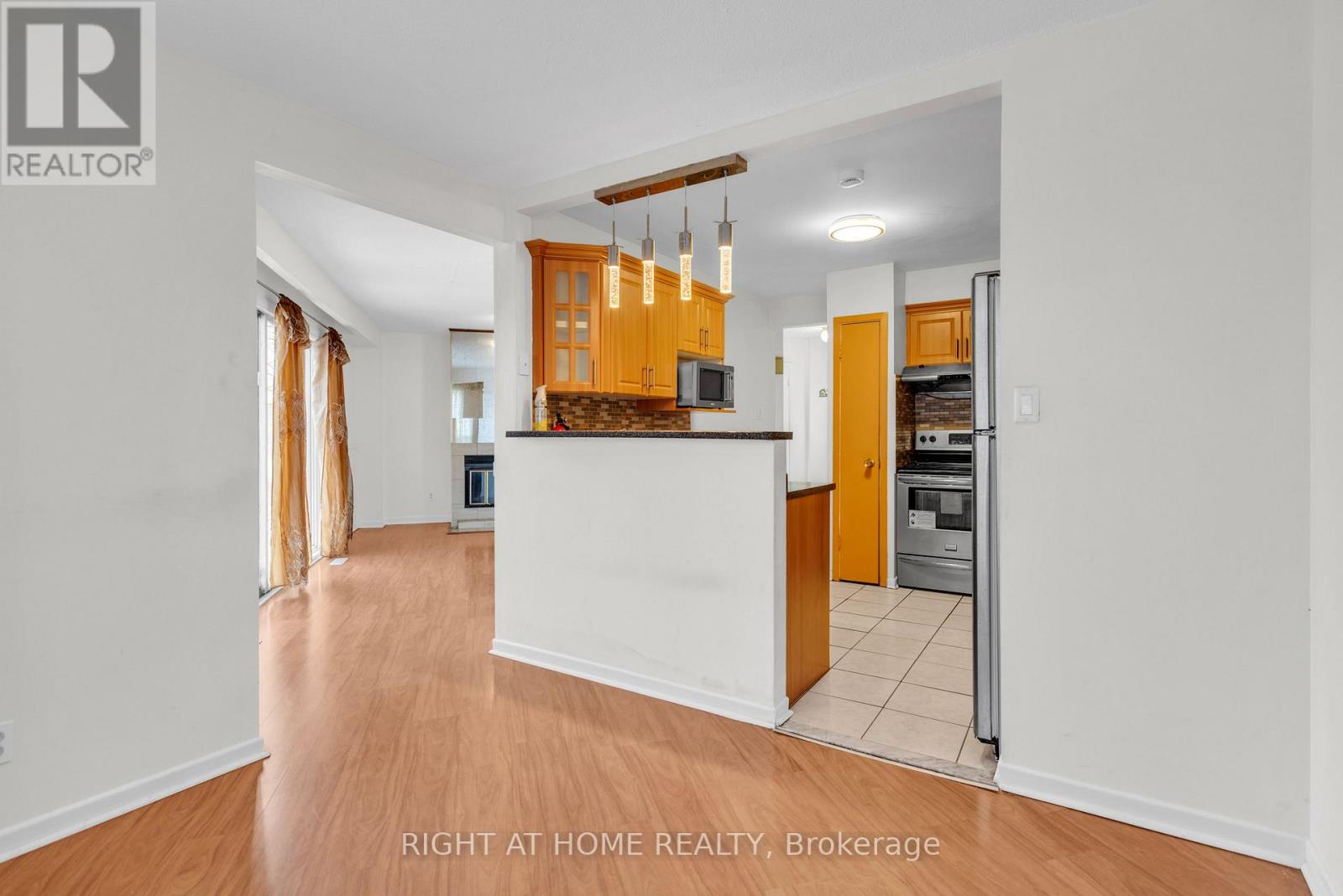 #15 - 41 Mississauga Valley Boulevard, Mississauga, Ontario L5A 3N5 - Photo 13 - W12608202