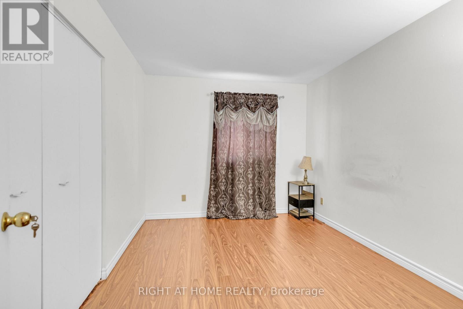 #15 - 41 Mississauga Valley Boulevard, Mississauga, Ontario L5A 3N5 - Photo 22 - W12608202
