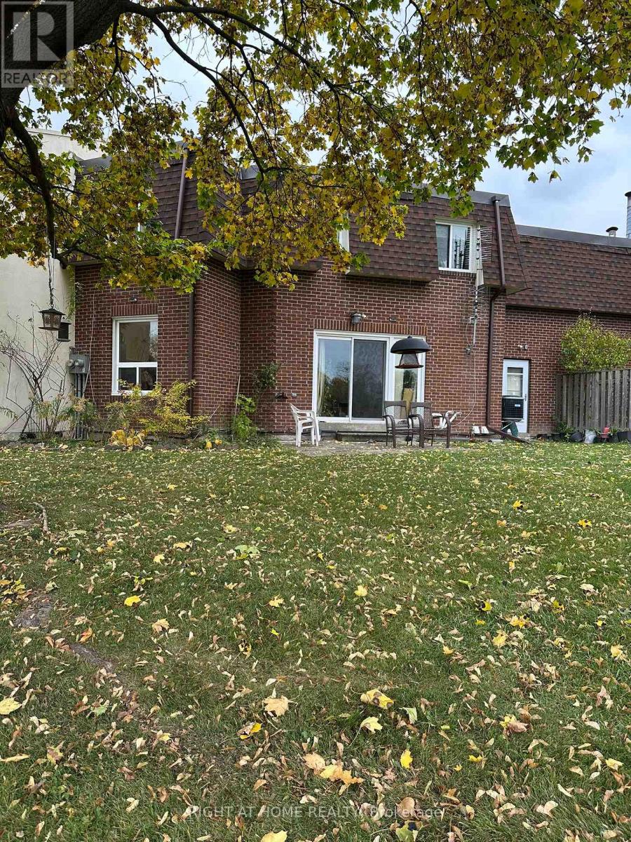 #15 - 41 Mississauga Valley Boulevard, Mississauga, Ontario L5A 3N5 - Photo 33 - W12608202