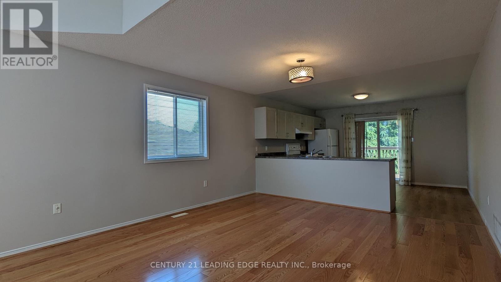 76 Srigley Street, Barrie, Ontario  L4N 0L7 - Photo 4 - S12606130