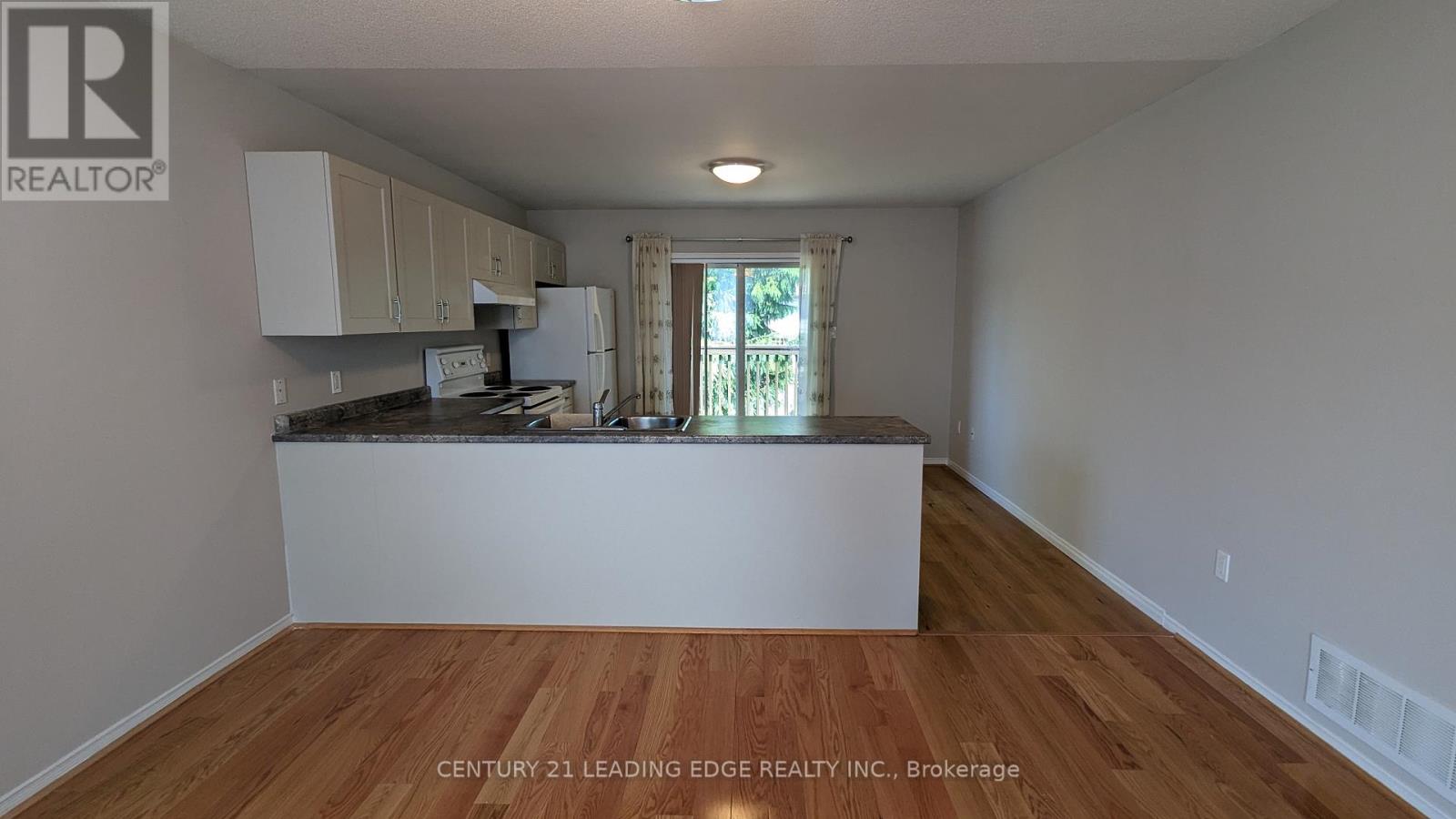 76 Srigley Street, Barrie, Ontario  L4N 0L7 - Photo 5 - S12606130