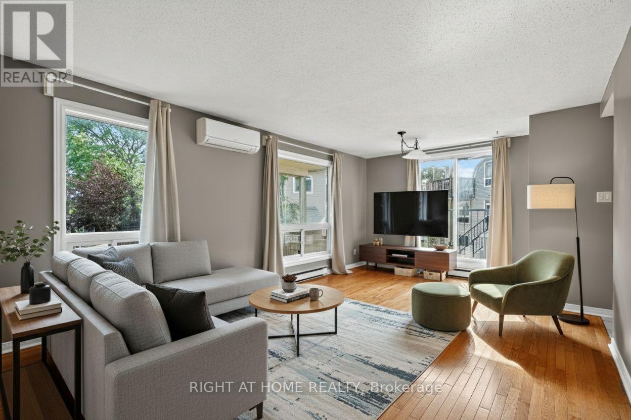 606 Tanguay Court, Ottawa, Ontario K2L 3X3 - Photo 5 - X12608236