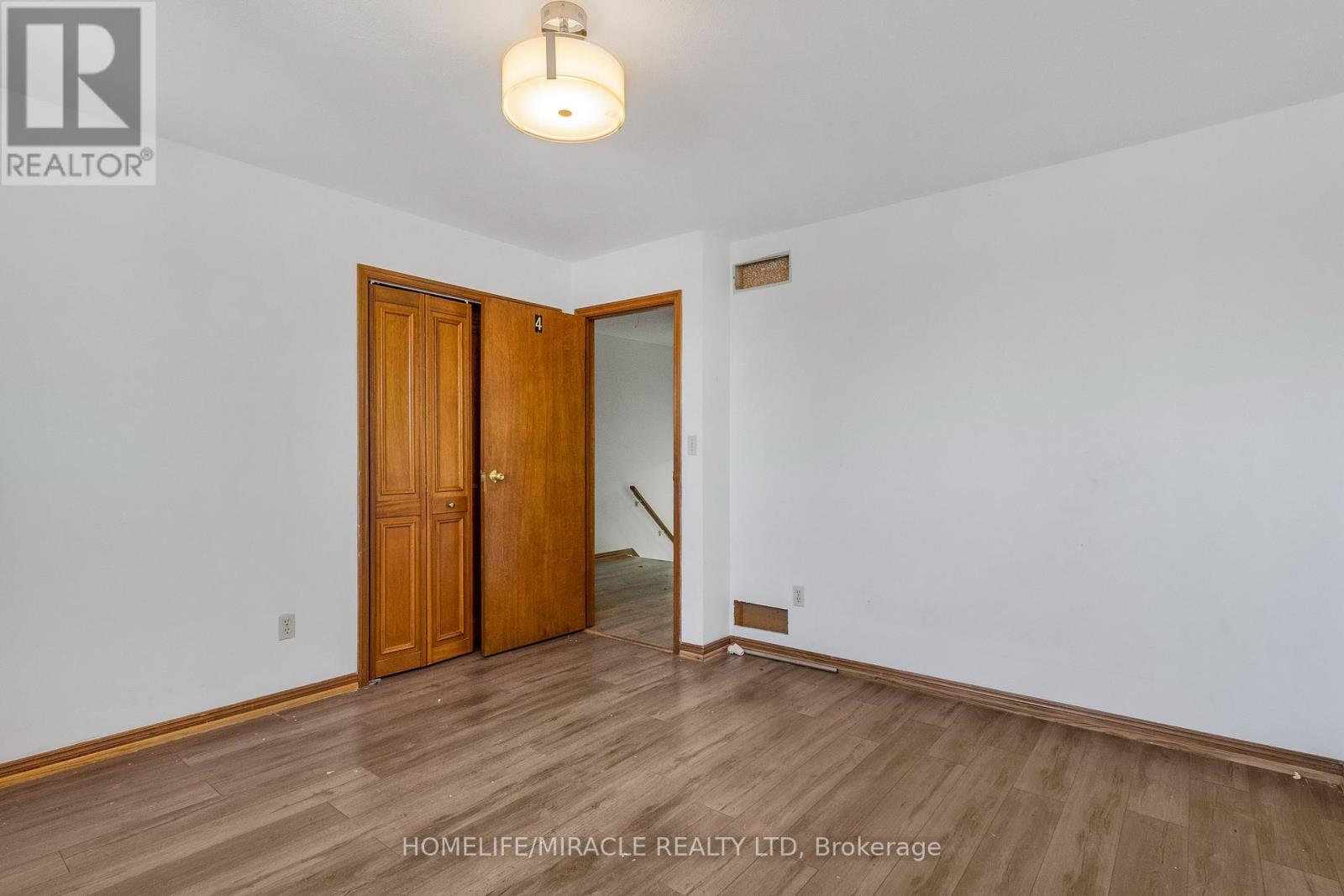 4 Eastwood Drive, Welland, Ontario L3C 6W3 - Photo 20 - X12608070