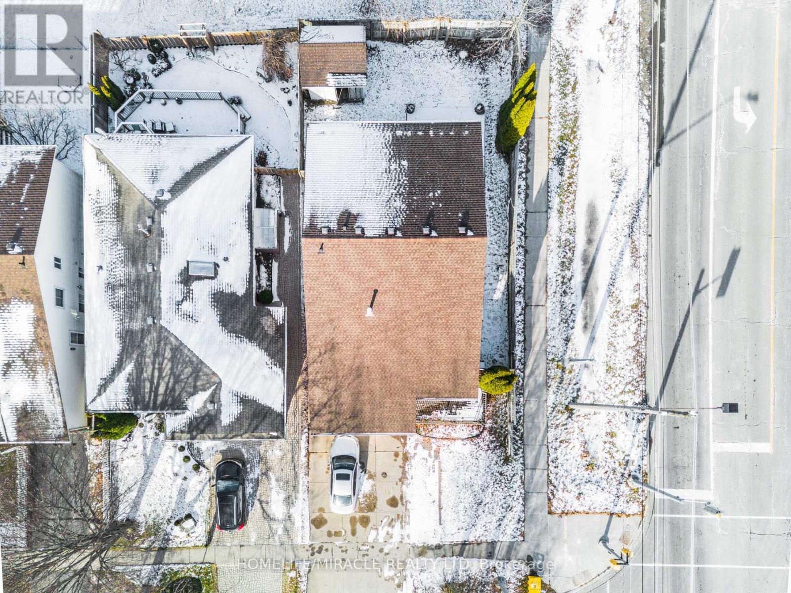 4 Eastwood Drive, Welland, Ontario L3C 6W3 - Photo 34 - X12608070