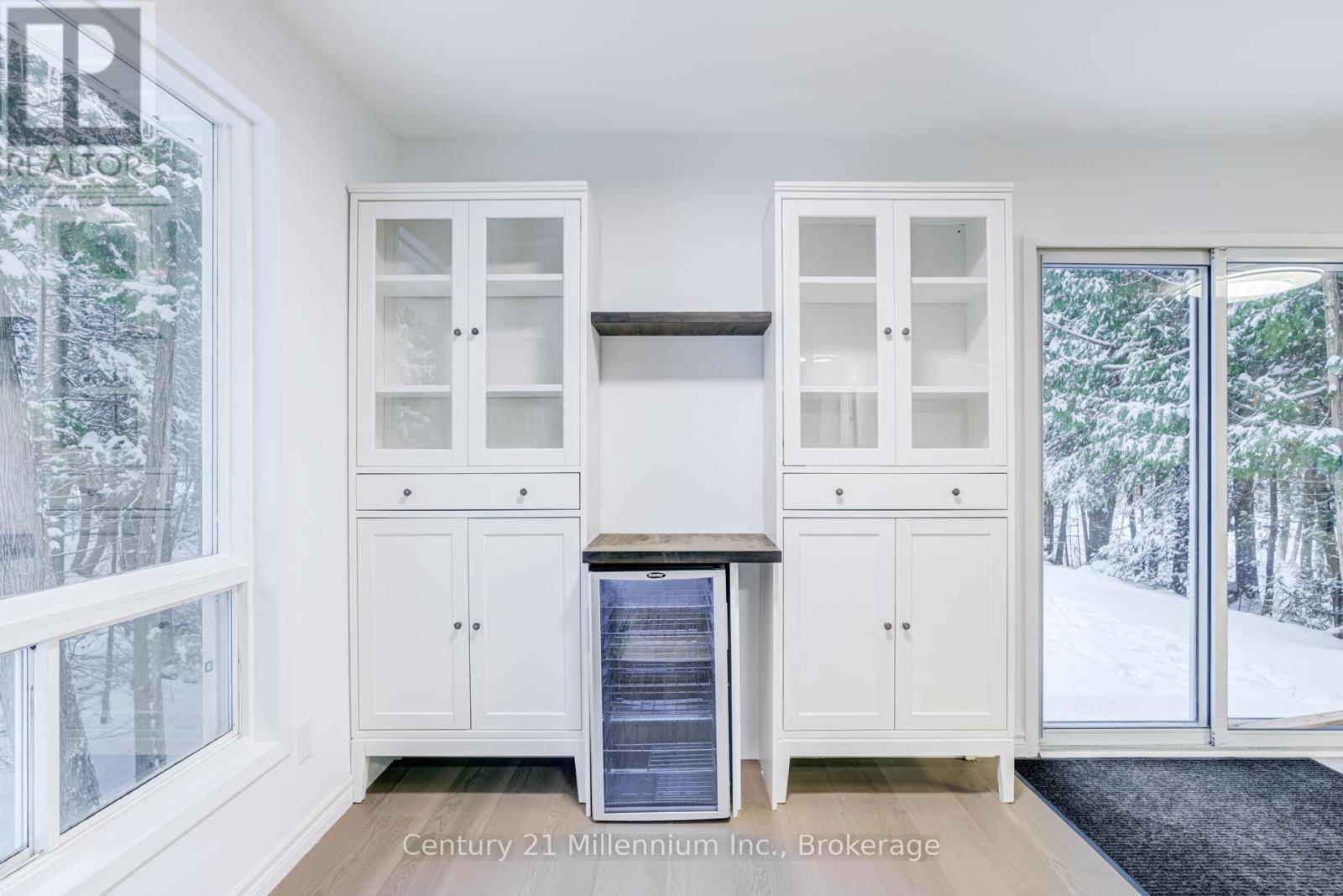 1025 West Road, Northern Bruce Peninsula, Ontario N0H 1W0 - Photo 11 - X12582796