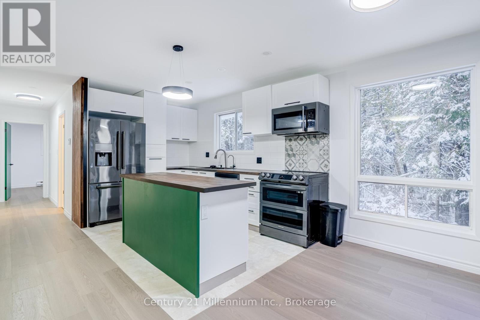 1025 West Road, Northern Bruce Peninsula, Ontario N0H 1W0 - Photo 10 - X12582796