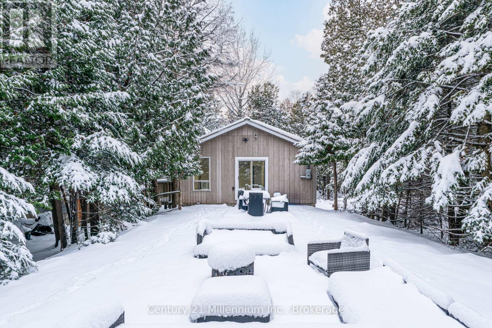 1025 West Road, Northern Bruce Peninsula, Ontario N0H 1W0 - Photo 3 - X12582796