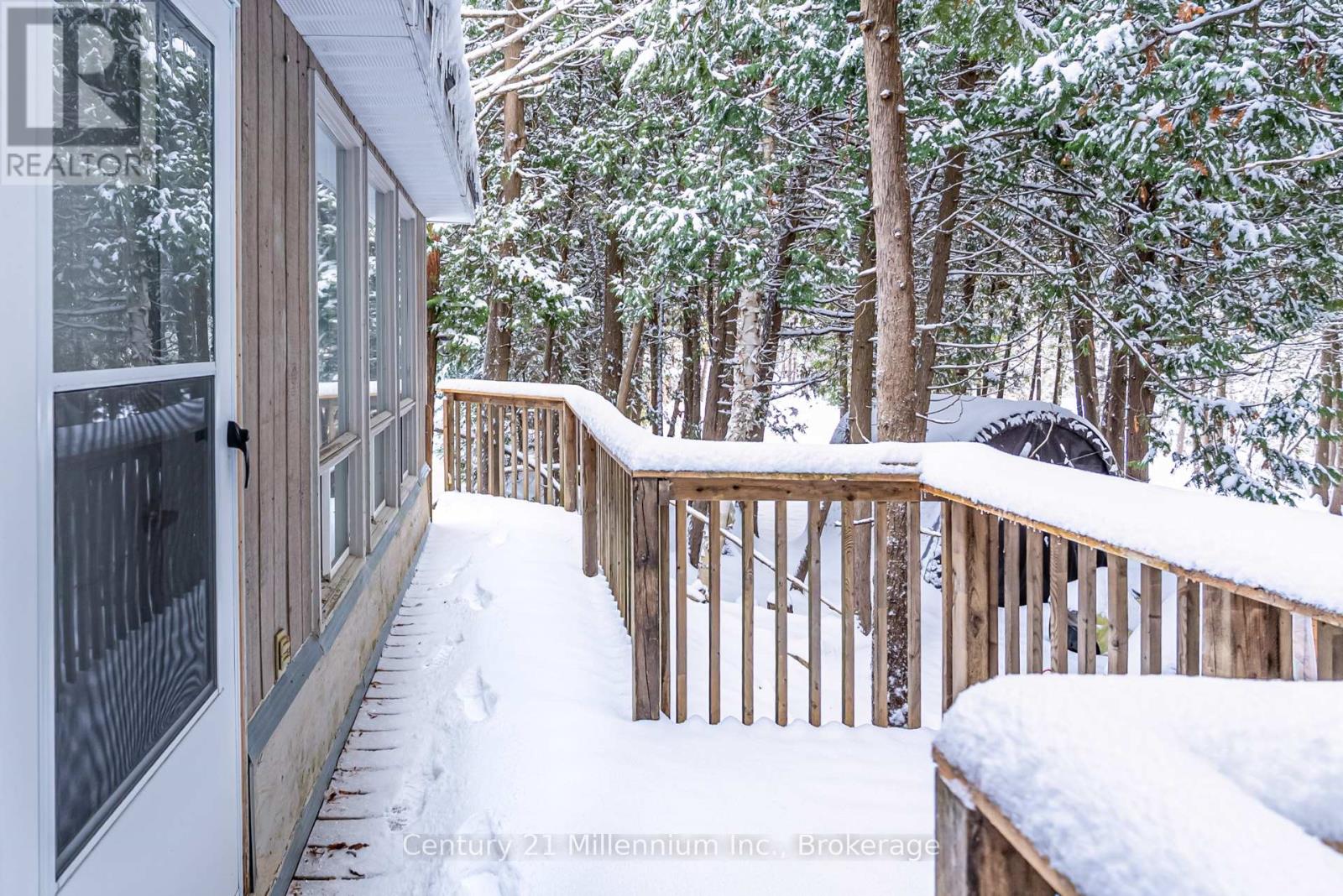 1025 West Road, Northern Bruce Peninsula, Ontario N0H 1W0 - Photo 4 - X12582796