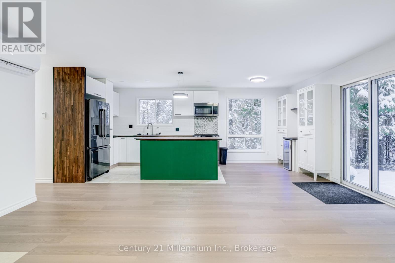 1025 West Road, Northern Bruce Peninsula, Ontario N0H 1W0 - Photo 5 - X12582796