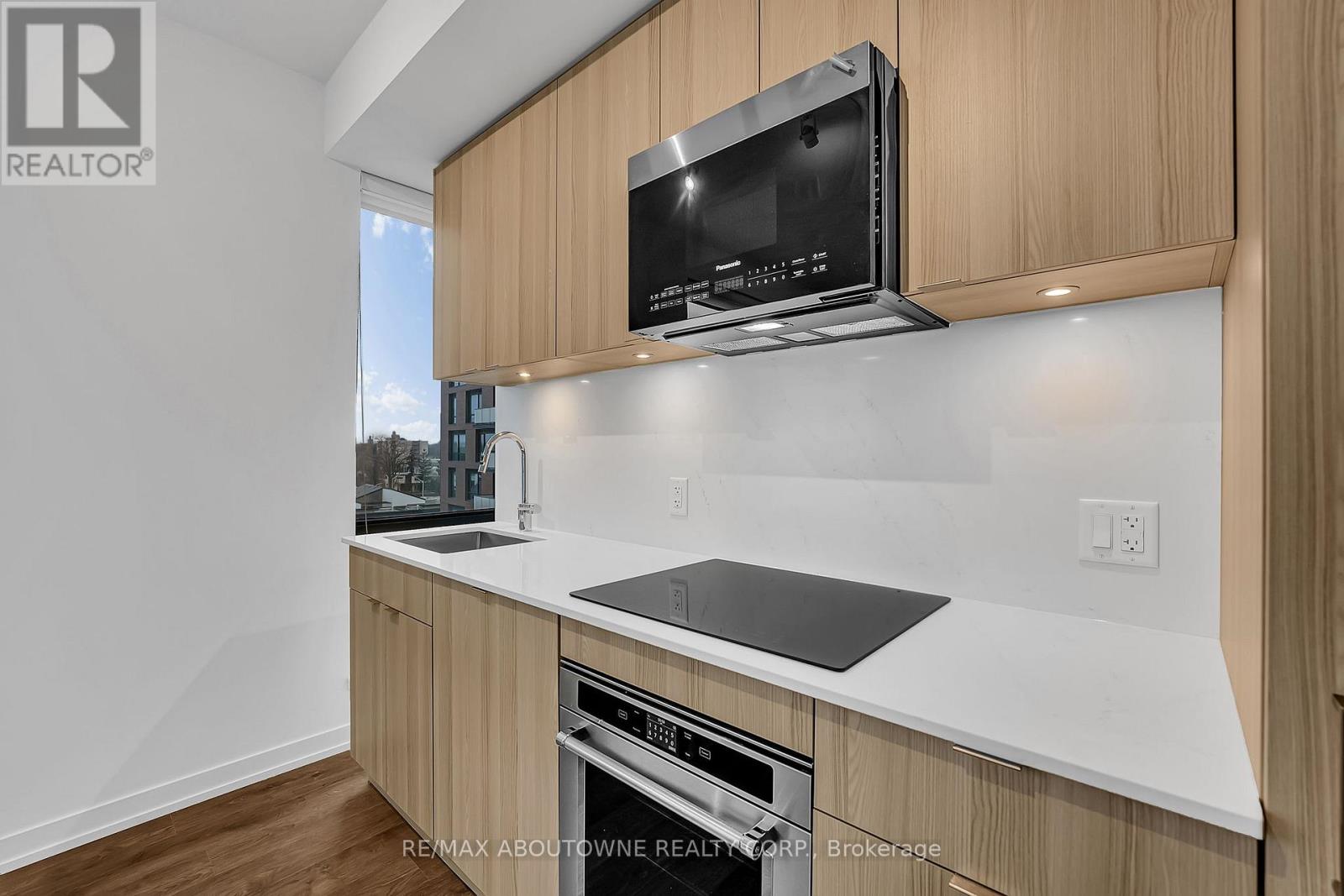 517 - 251 Masonry Way, Mississauga, Ontario  L5H 0B2 - Photo 18 - W12608256