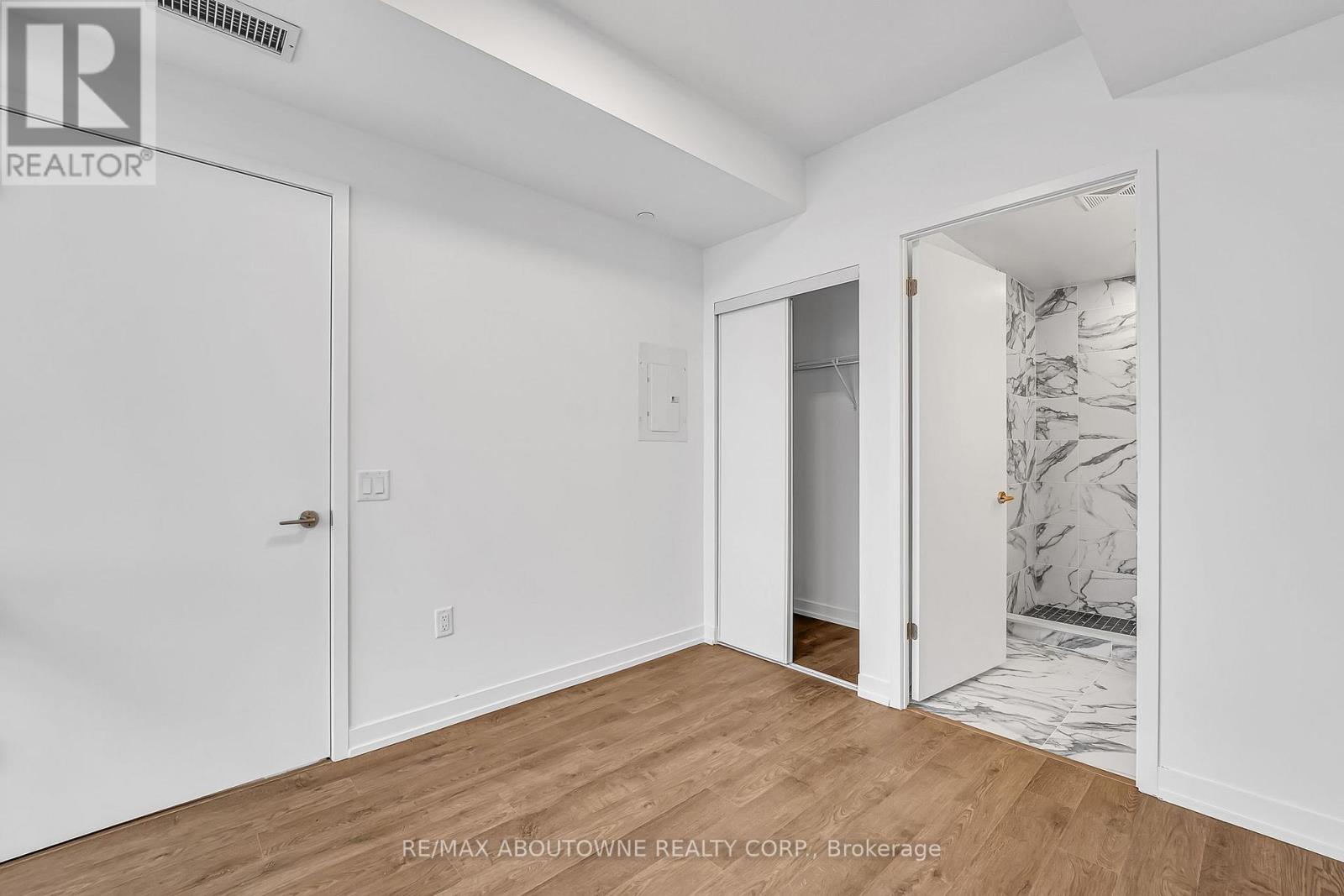 517 - 251 Masonry Way, Mississauga, Ontario  L5H 0B2 - Photo 28 - W12608256