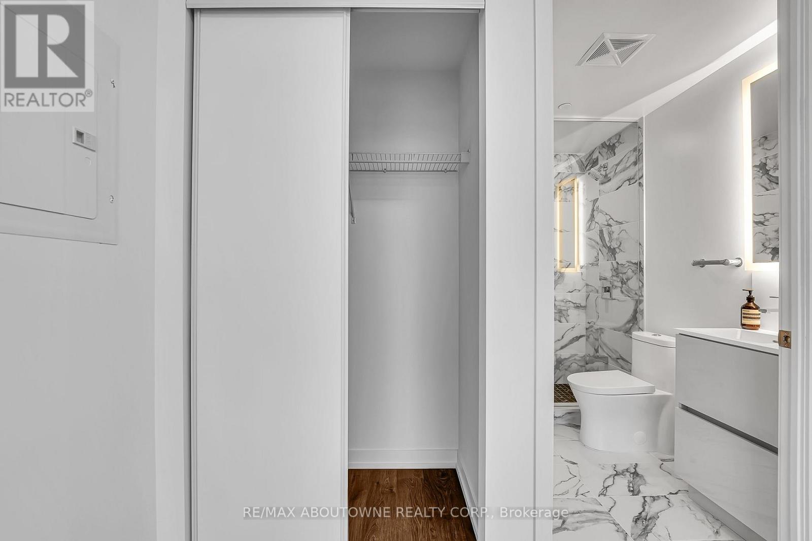 517 - 251 Masonry Way, Mississauga, Ontario  L5H 0B2 - Photo 34 - W12608256