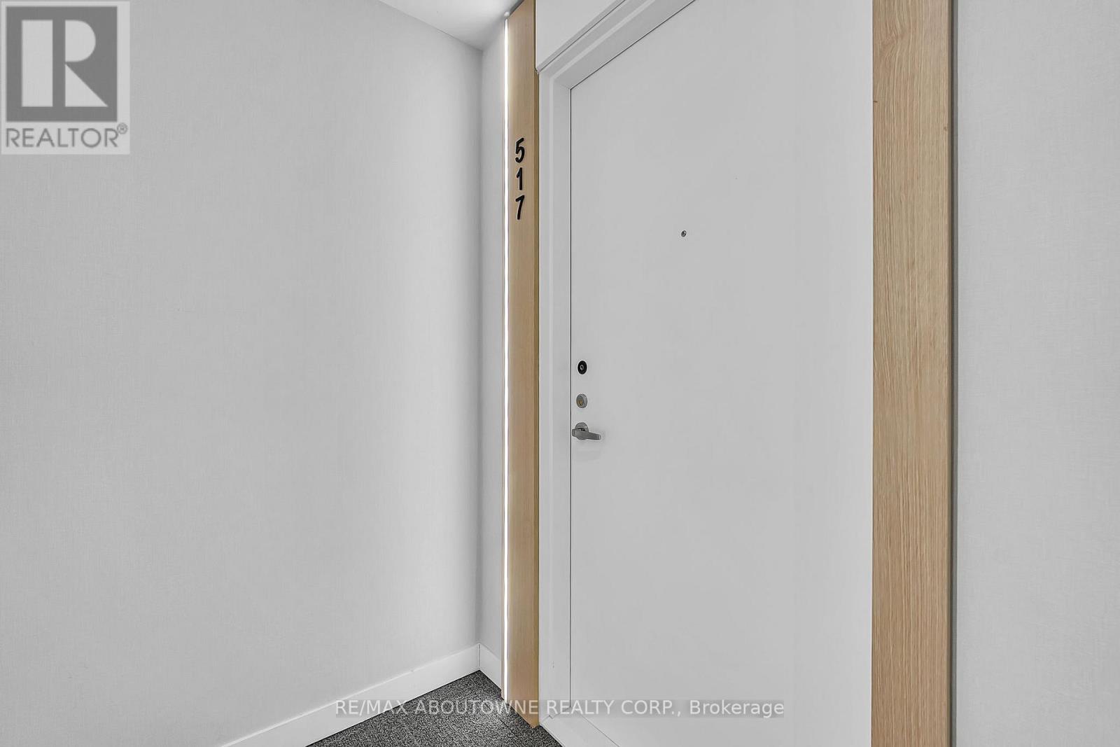 517 - 251 Masonry Way, Mississauga, Ontario  L5H 0B2 - Photo 4 - W12608256