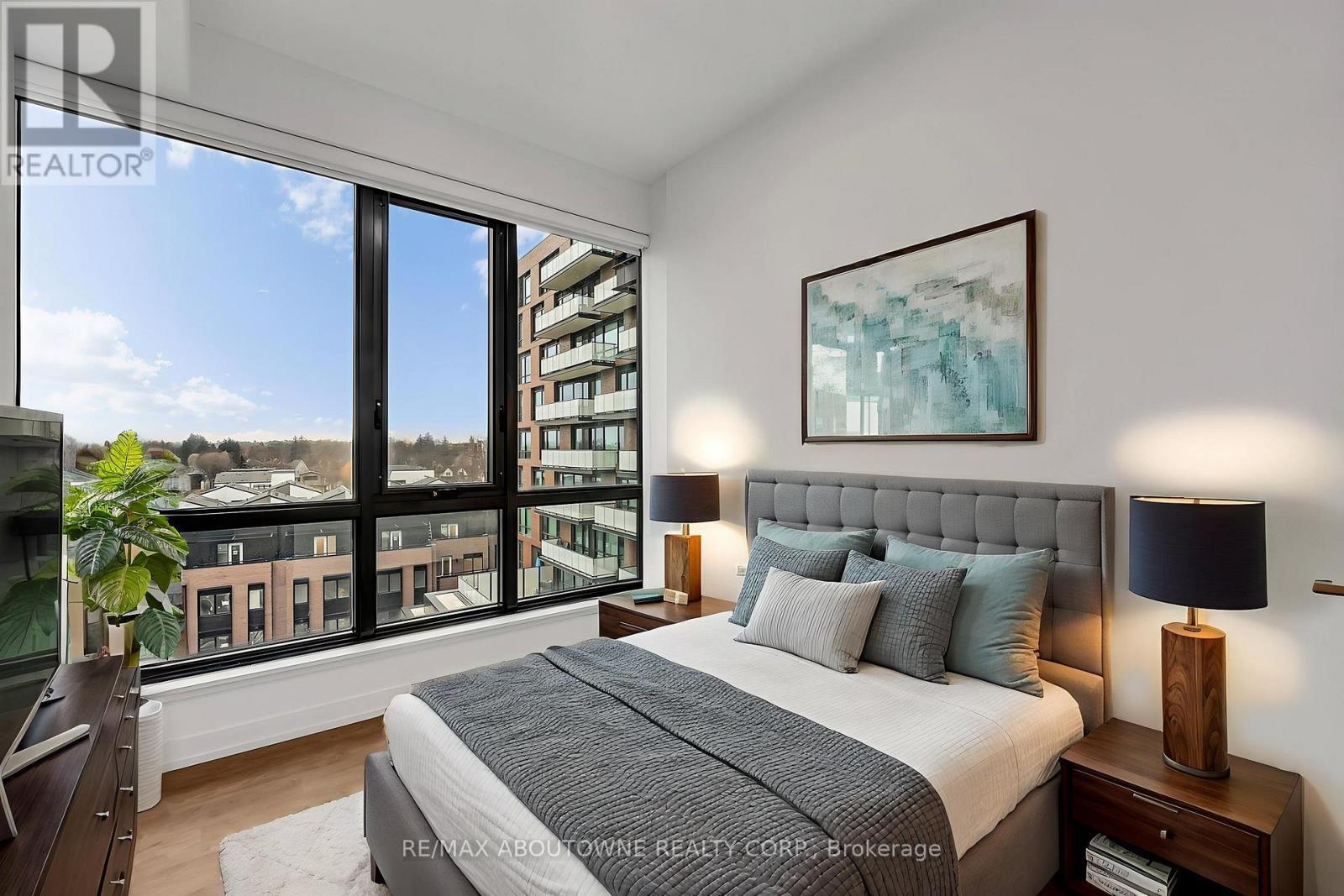 517 - 251 Masonry Way, Mississauga, Ontario  L5H 0B2 - Photo 7 - W12608256