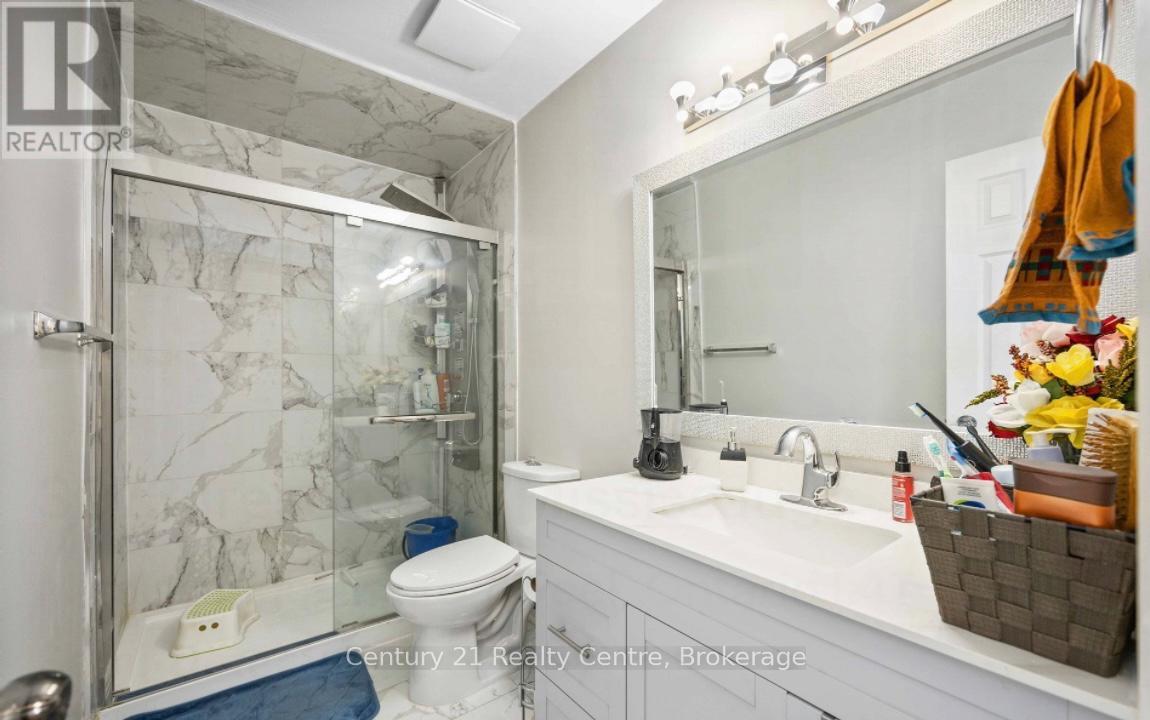 Main Floor - 3073 Ireson Court, Mississauga, Ontario  L4T 1N7 - Photo 13 - W12608260