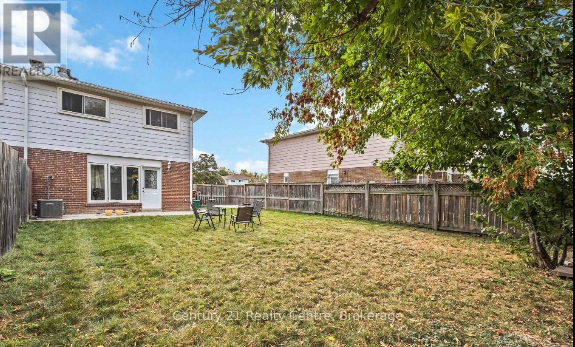 Main Floor - 3073 Ireson Court, Mississauga, Ontario  L4T 1N7 - Photo 14 - W12608260