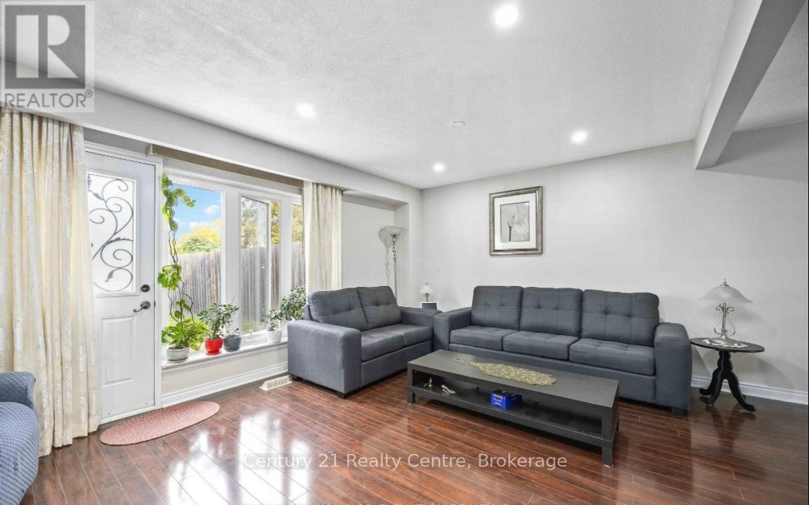 Main Floor - 3073 Ireson Court, Mississauga, Ontario  L4T 1N7 - Photo 5 - W12608260