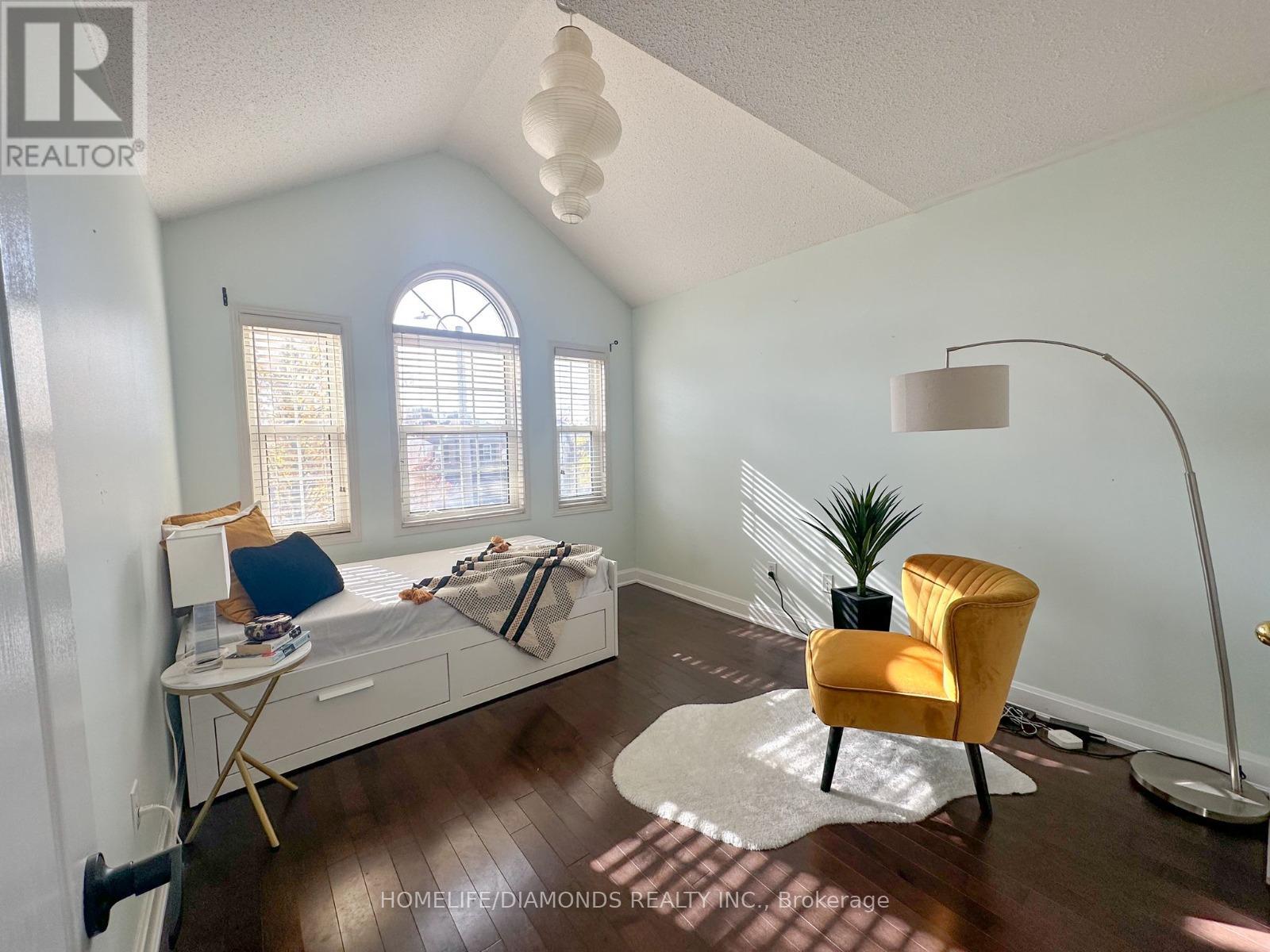 7 Clovercrest Drive, Brampton, Ontario L7A 2N4 - Photo 22 - W12604868