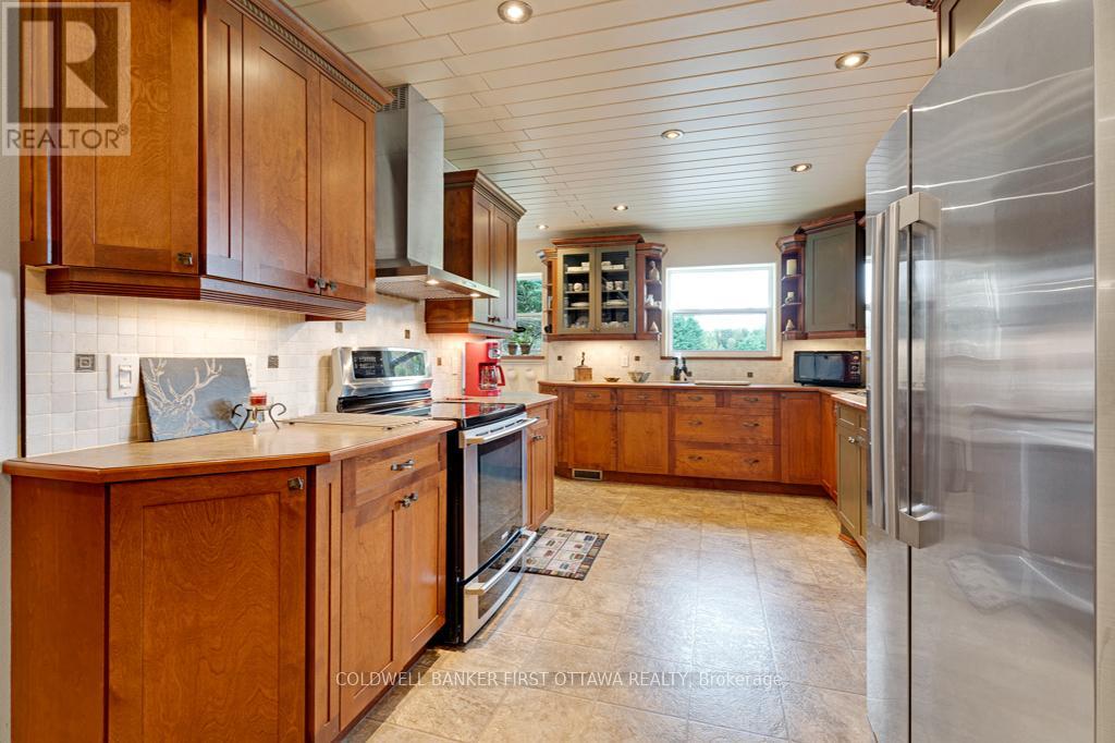 2499 Bathurst Concession 2 Road, Tay Valley, Ontario  K7H 3C9 - Photo 20 - X12408435