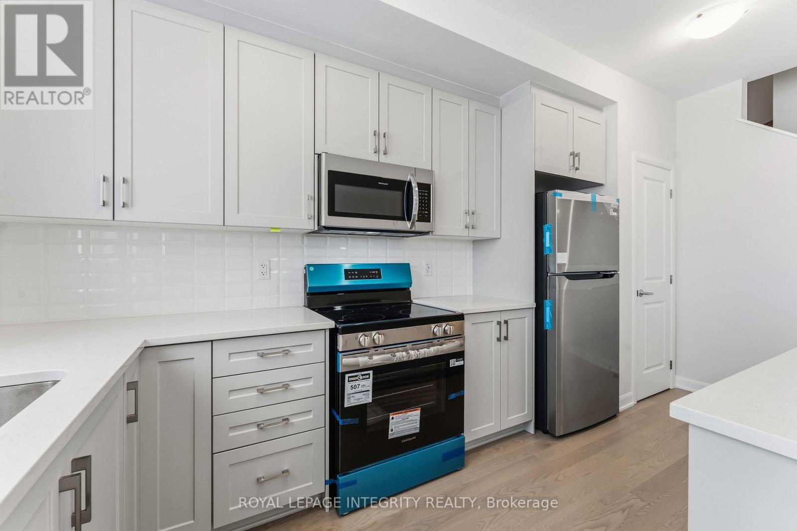 714 Fairline Row, Ottawa, Ontario K2V 0V6 - Photo 12 - X12608274