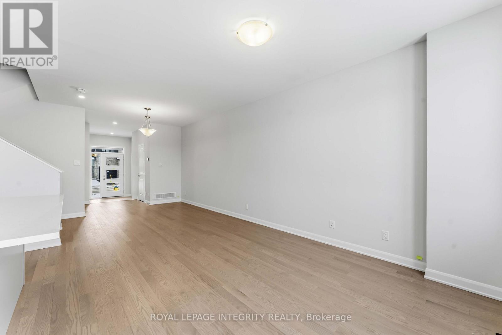 714 Fairline Row, Ottawa, Ontario K2V 0V6 - Photo 13 - X12608274